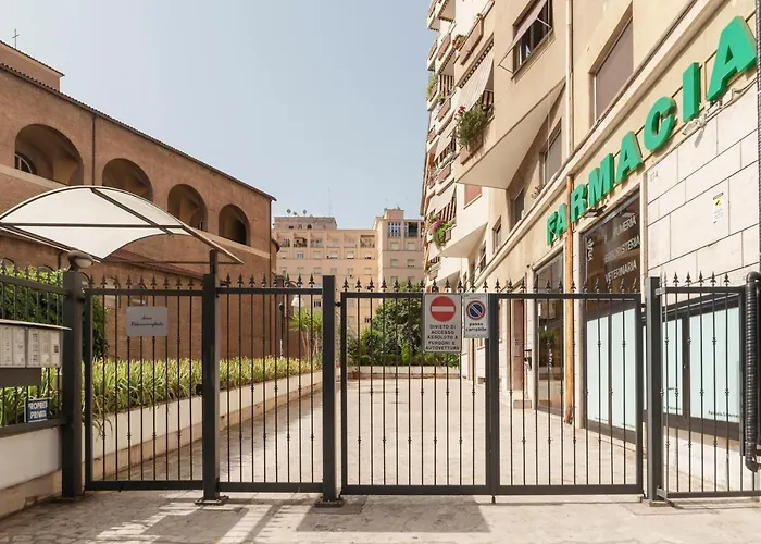 Guesthost - Roomy And Bright With Terrace Appartement *