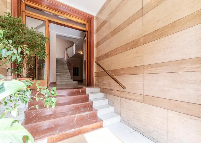 Guesthost - Roomy And Bright With Terrace
